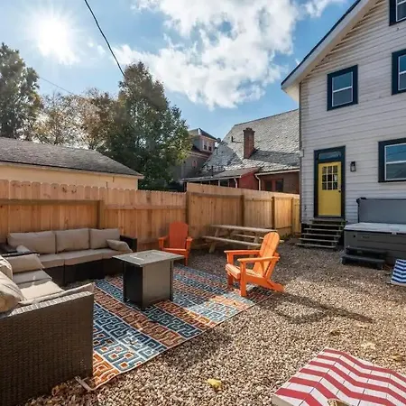 5 Bedrooms Sleeps 14 Hot Tub Fire Pit